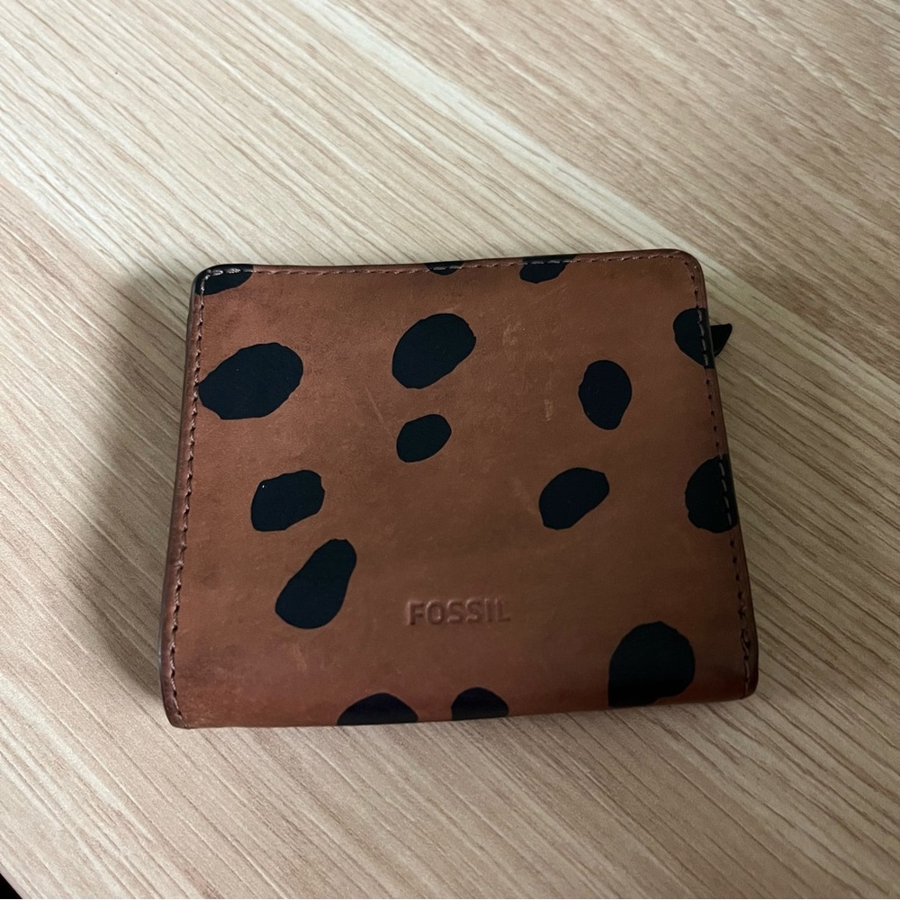 Fossil Spotted Wallet - Picture 2 of 8